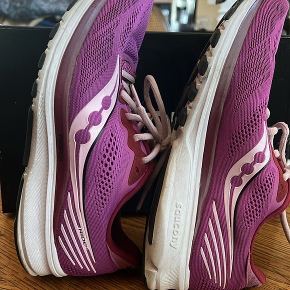 Saucony In Box Ride 14 Size 9 Women’s. Medium.Color Razzle Fairytale(Magenta) - Picture 5 of 11